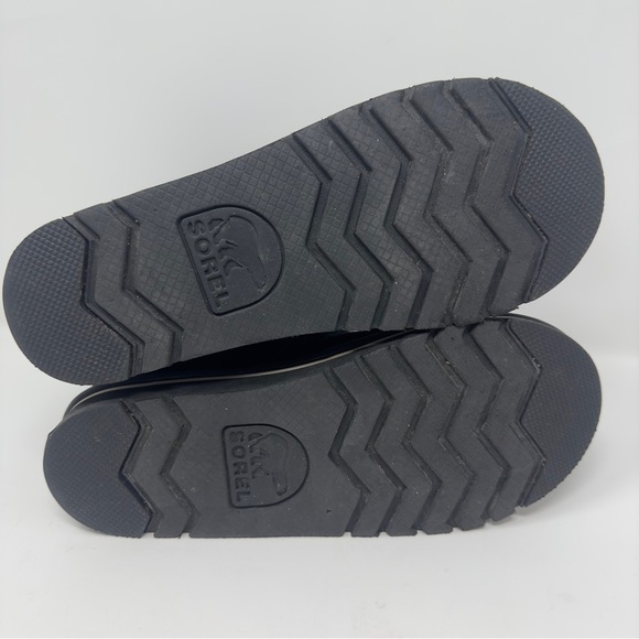 Sorel “Newbie” Suede Boots - Picture 6 of 8